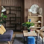 Ainara Luxury
