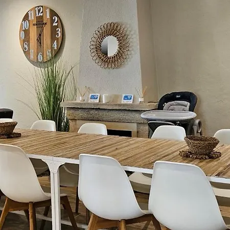 Ainara Luxury يوريت دي مار